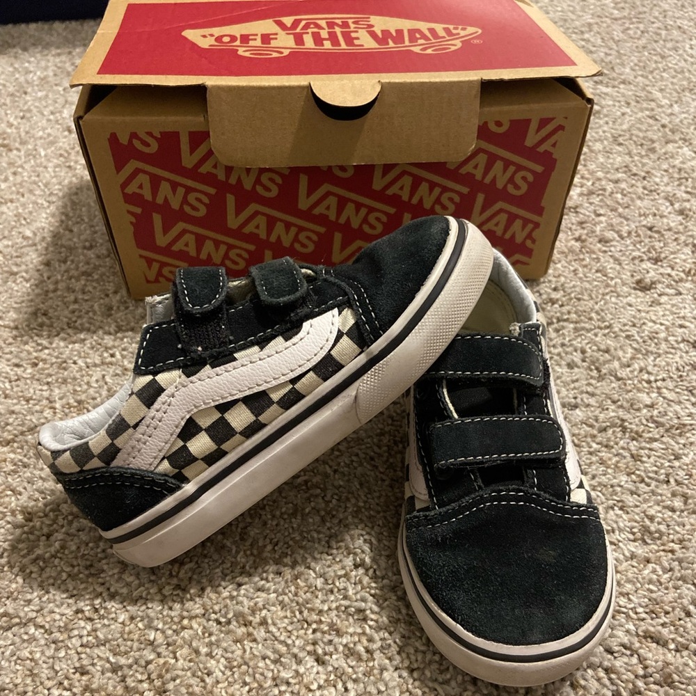 Vans sneakers for toddler. Size 8.